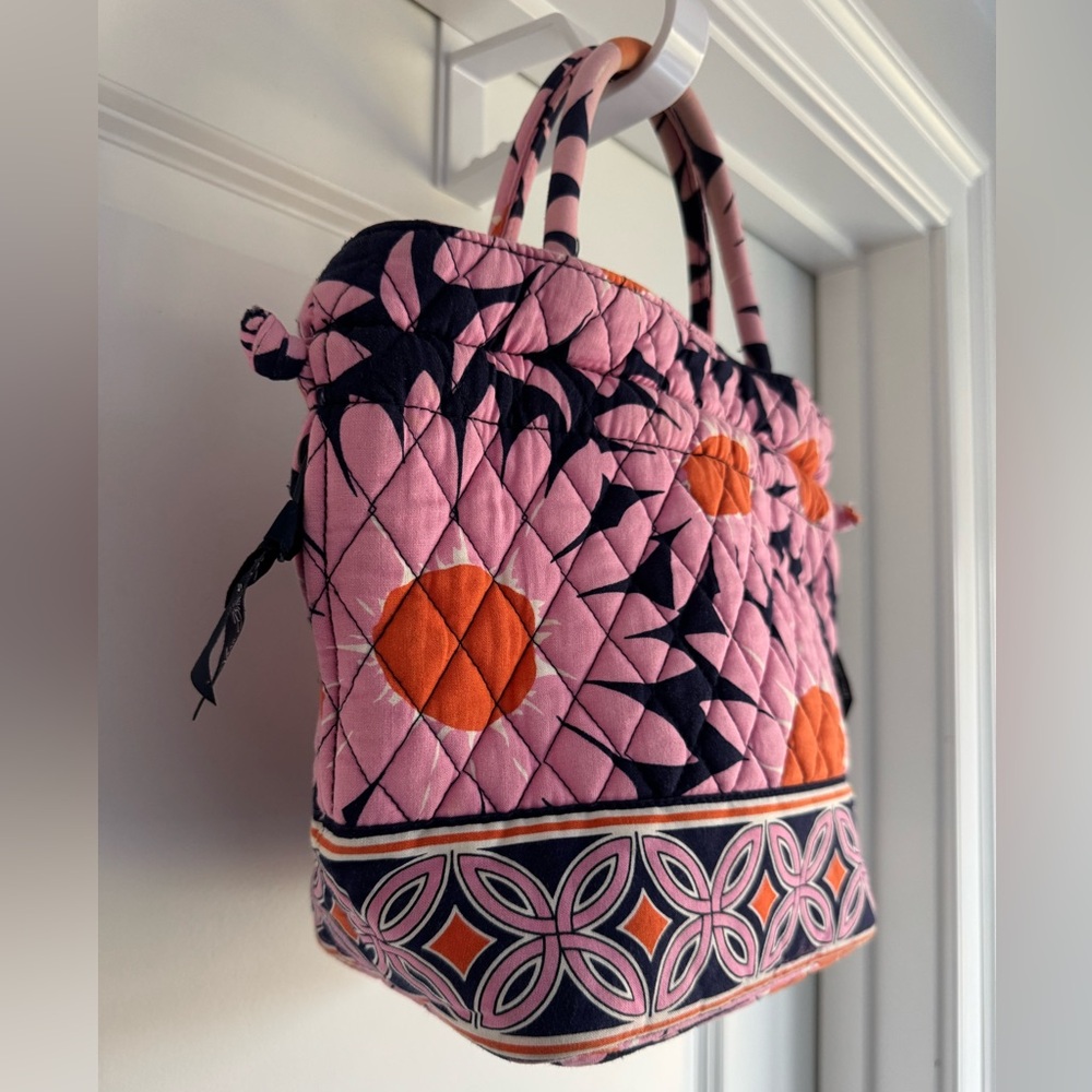 Vera Bradley Quilted Drawstring Tote Bag Floral Print Handbag Preppy Pink Navy - Picture 6 of 9